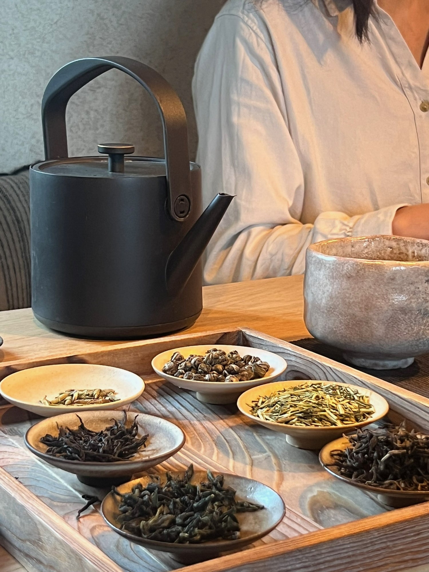 Atelier de dégustation de thé en préparation à l'Arbre qui marche par Laurence de Seasonalitea