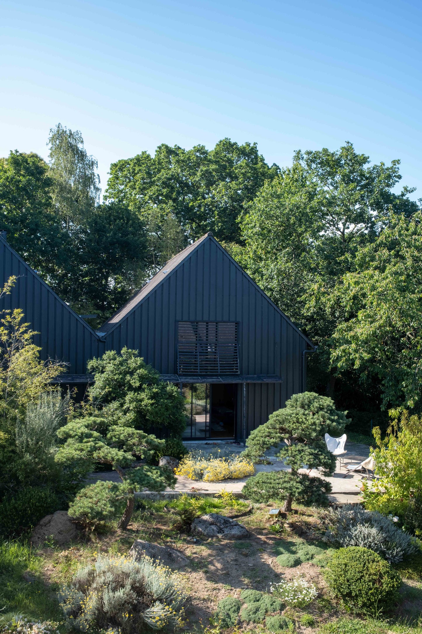 L'un des bâtiments de l'Arbre qui marche, maison de soin en Bretagne. Photo Nathalie Baetens