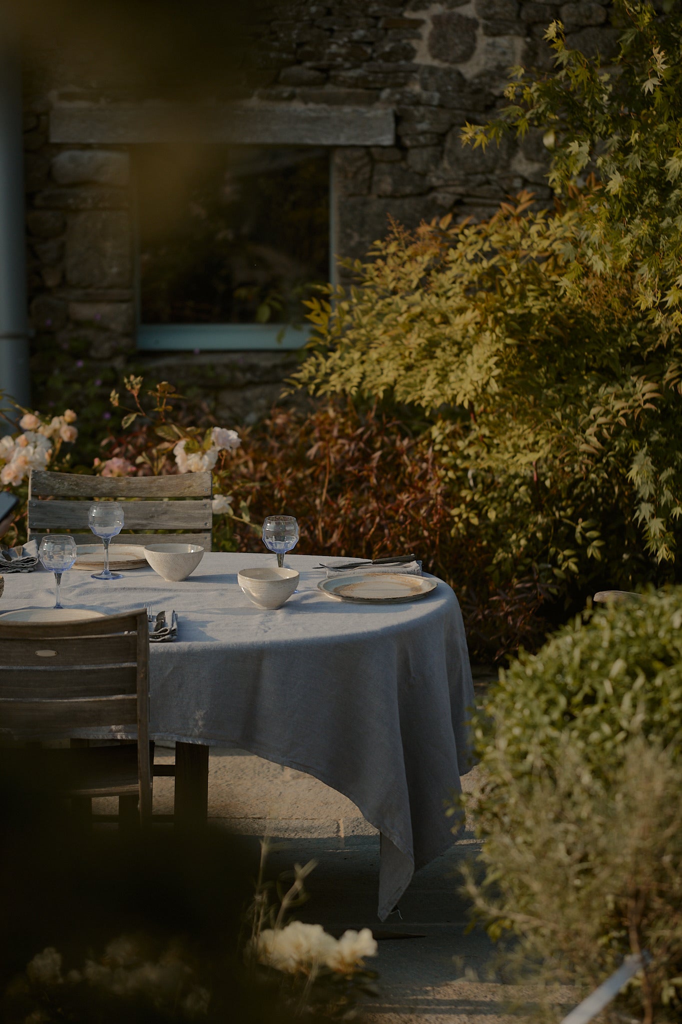 Dîner en terrasse à l'Arbre qui marche, maison de soin en Bretagne