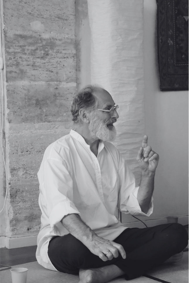 Paolo Malvarosa lors d'une conférence dans son cabinet parisien, rue Quincampoix